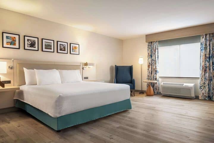 Room 21 of 43