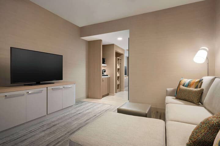 Room 15 of 43