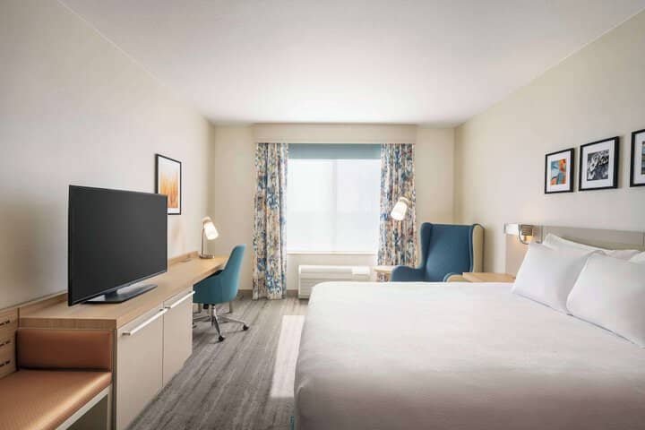 Room 10 of 43